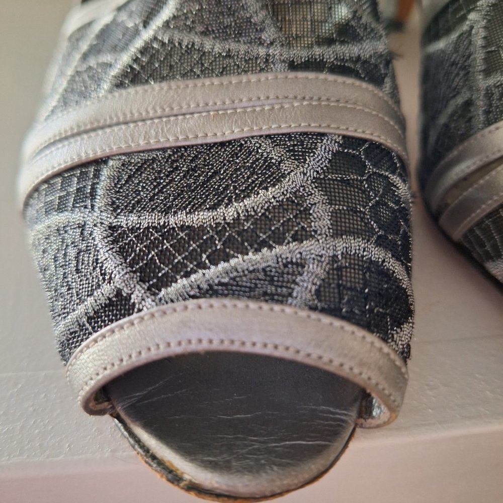Versani Heels Silver with Mesh Peep Toe Vintage Size 9, Made in Italy - Picture 10 of 14